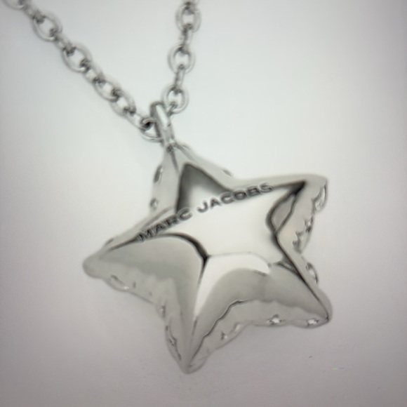 ⭐️ MARC JACOBS BALLOON STAR NECKLACE ⭐️ NWT ⭐️ - Picture 10 of 16